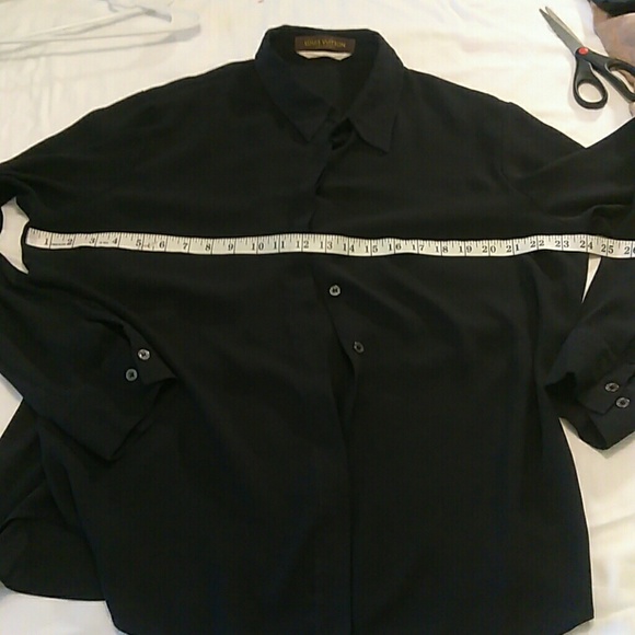 Louis Vuitton ladies long sleeve top - Picture 7 of 8